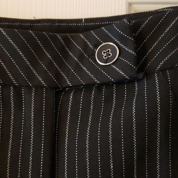 NWT WHBM Black Capri Pants - Picture 6 of 6